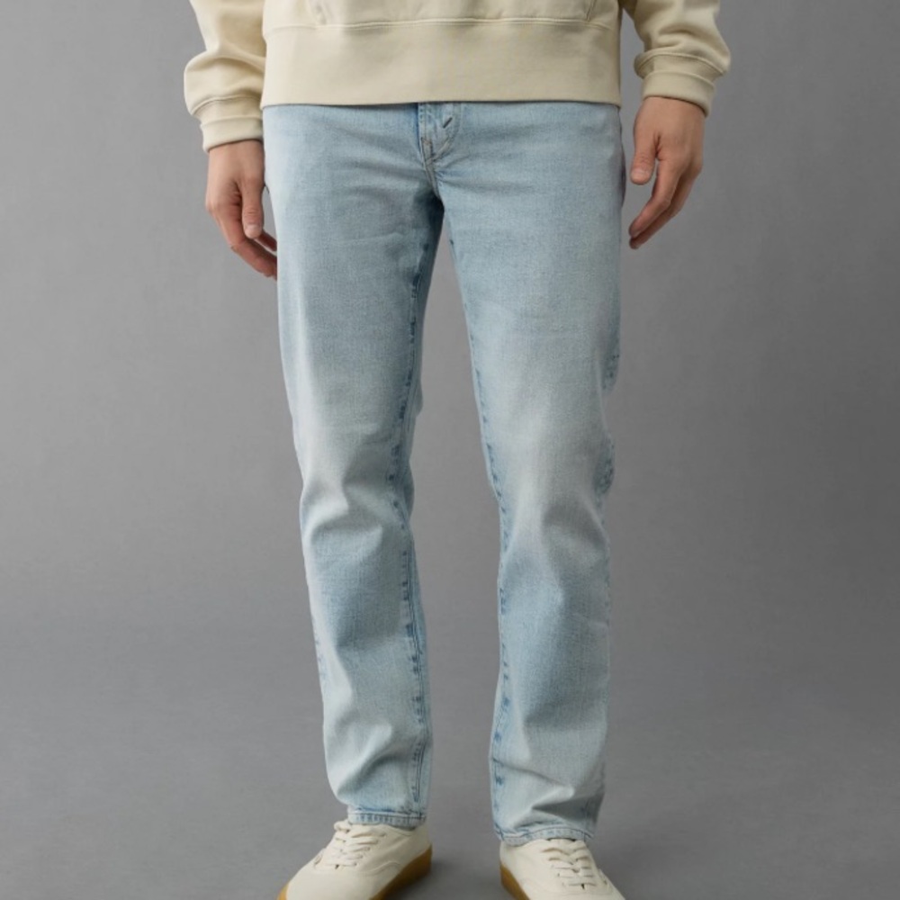 American Eagle Light Wash Blue‎ Airflex+ Slim Straight Jeans